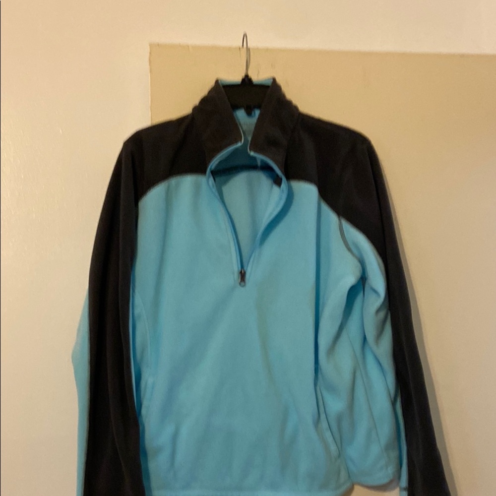Women’s fleece top